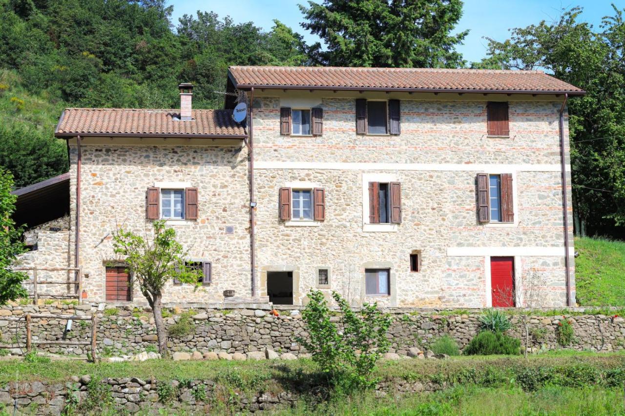 Agriturismo La Cascina Dei Chicchi Bagnone Exterior foto